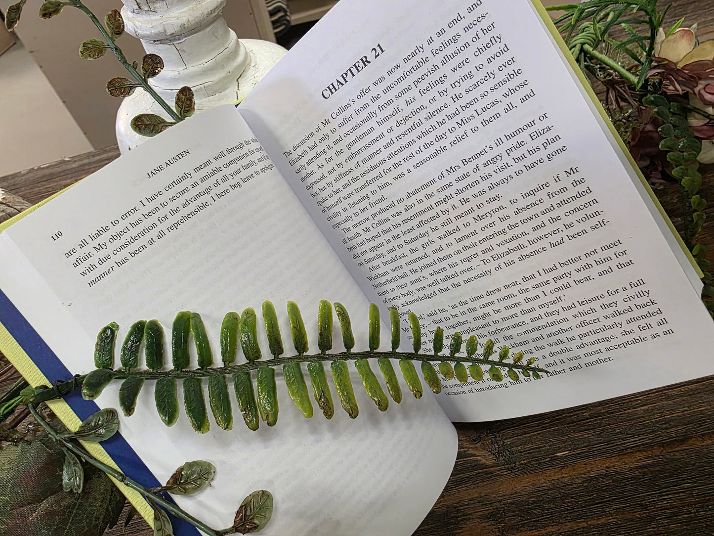 Pride & Prejudice, Jane Austen - Cloth Hardback Book