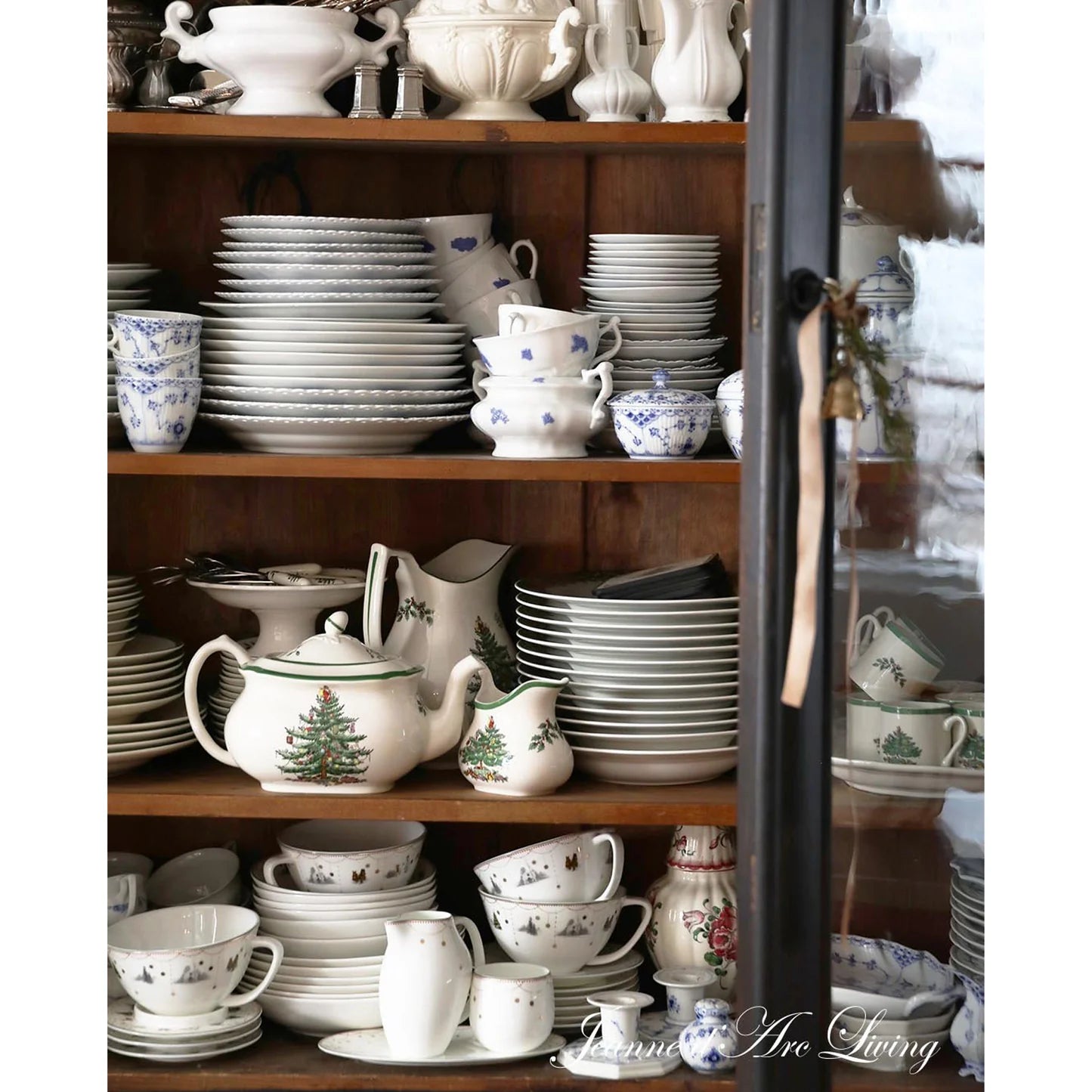 Jeanne D' Arc Living Magazine - 2025 Christmas Issue