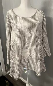 Heart's Desire Clothing - Grey Striped, Applique, Linen Tunic